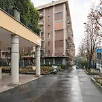 Private Parking - Stylish Navigli Loft Апартаменты Милан